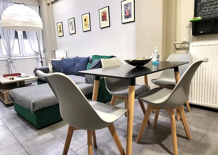 “Zeus”, Stylish Luxury Business Suite In The Heart Of Athens.